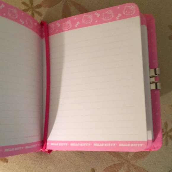 Sanrio Hello Kitty Lock Journal with Key - Picture 2 of 5